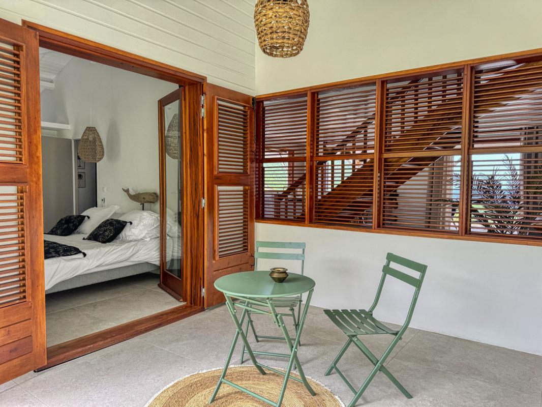 23_Location villa  vue mer Deshaies Guadeloupe_Chambre Vue jardin